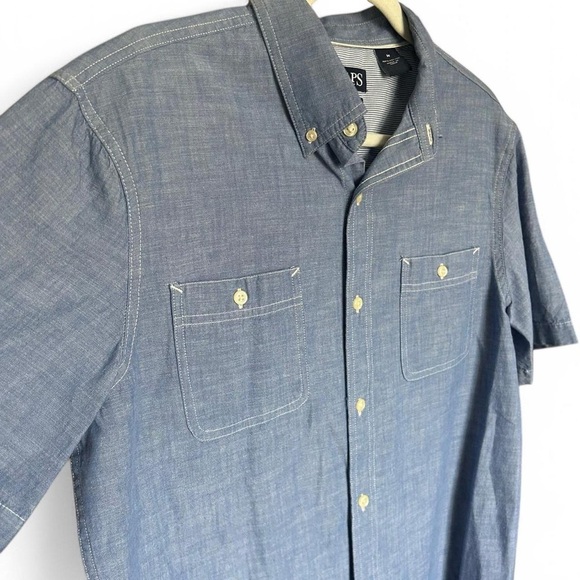 Chaps Men’s Classic-Fit Go Untucked Chambray Blue Size M, Perfect Condition - Picture 2 of 7
